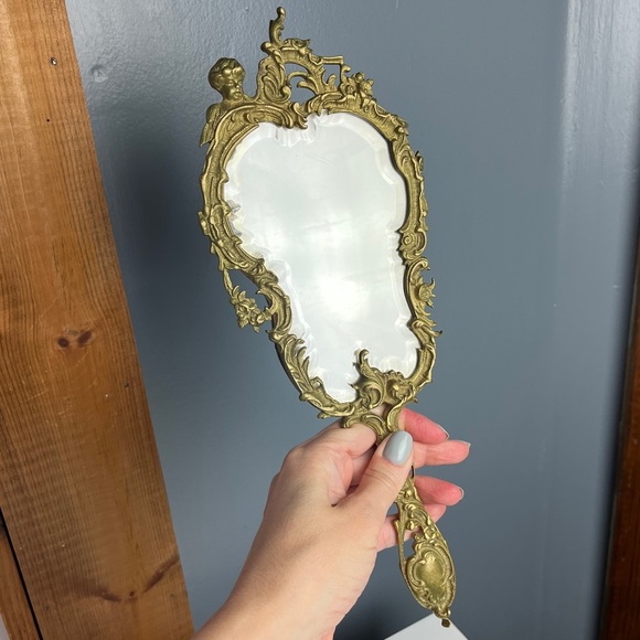 Antique Brass Vanity Mirror with Cover - Picture 3 of 16